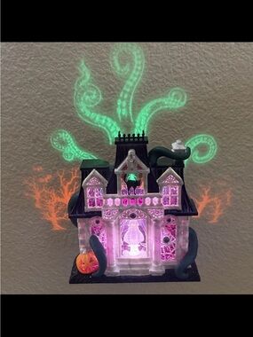 Bath & BodyLight-Up Houses Lot of 9 Wallflower Plug In - halloween christmas